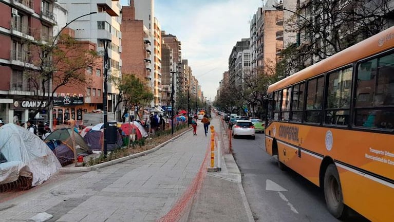 Acampe piquetero en Córdoba: otro día con caos en el tránsito