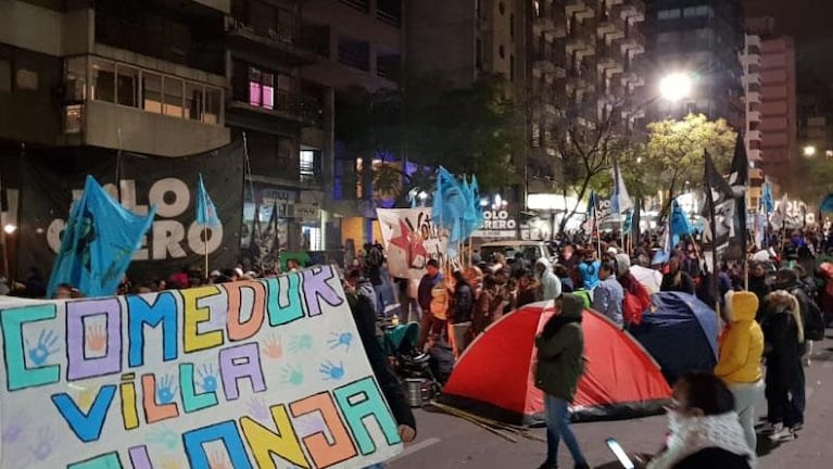 Acampes en el centro de Córdoba por la emergencia alimentaria