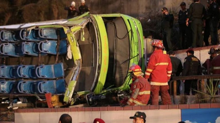 Accidente de un colectivo dejó nueve muertos en Lima