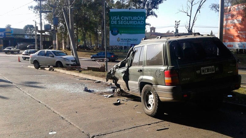 Accidente en Sagrada Familia y Costanera. Foto :Kari Vallori