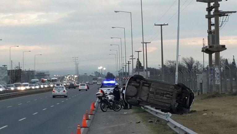 Accidentes y caos frente al aeropuerto