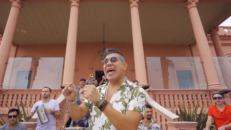 "Acuérdate" ya está disponible en YouTube, Spotify y todas las plataformas digitales.