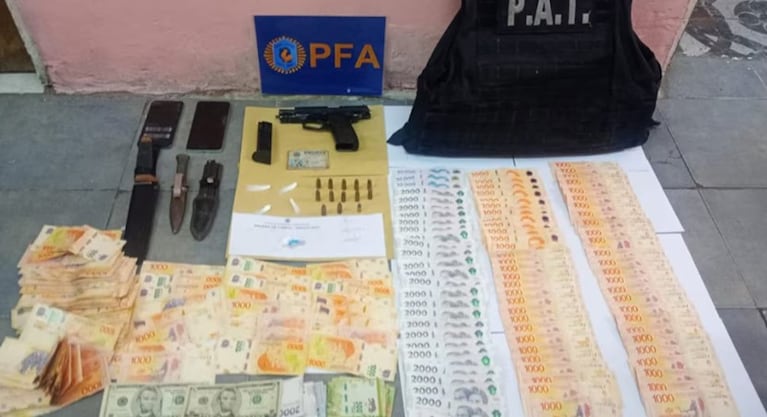 Acusan a ocho policías de quemar a un hombre en un operativo.