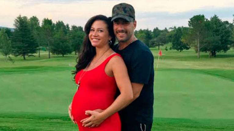 Adabel Guerrero anunció la llegada de su primera hija con una foto.