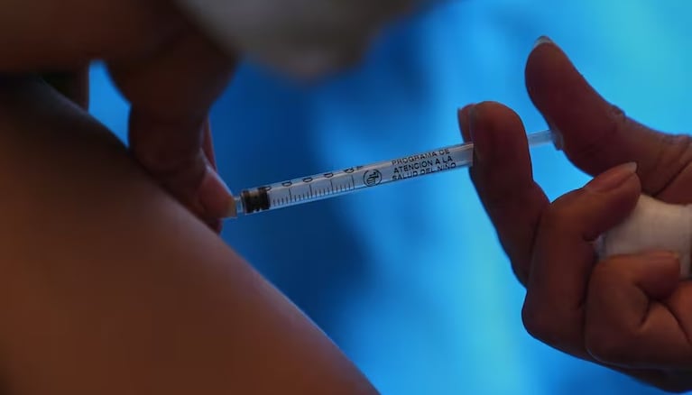 Adelantan la segunda dosis de la triple viral: a qué niños abarca el cambio en la vacunación