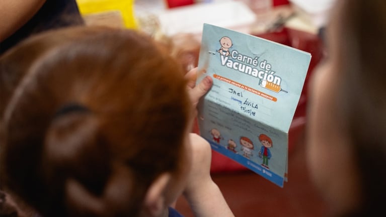 Adelantan la segunda dosis de la vacuna triple viral en Córdoba.