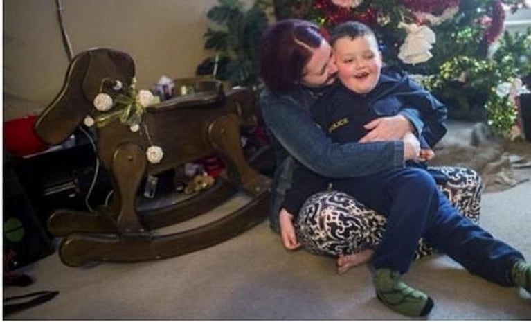 Adelantaron Navidad para un nene con cáncer terminal