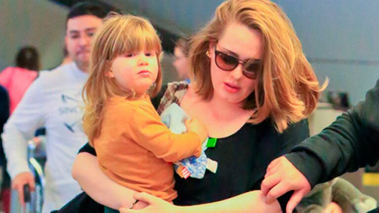 Adele y el pequeño Angelo de tres años.