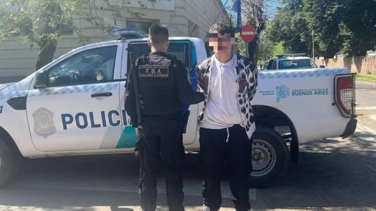Adolescente robó flores para su novia y quedó detenido. (Imagen: El Día).