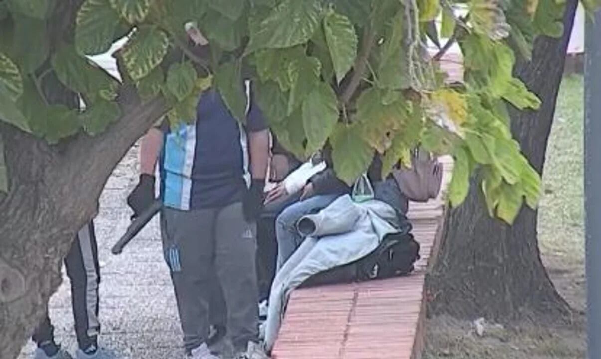 Adolescentes detenidos por portar una réplica de arma de fuego en Córdoba.