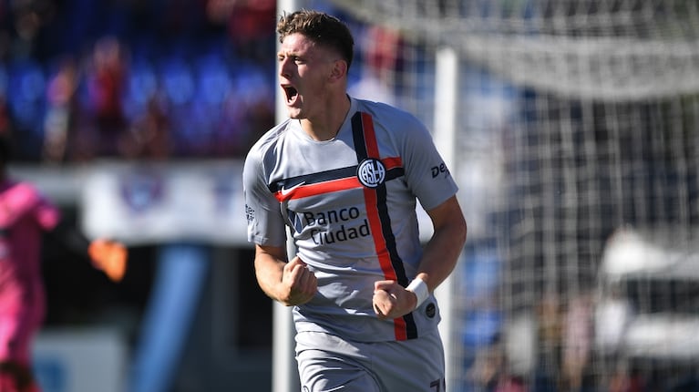 Adolfo Gaich estuvo cerca de Talleres pero ahora jugará en un equipo de Rusia (Foto: Télam).