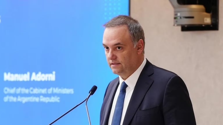 Adorni se defendió en conferencia de prensa en medio de las acusaciones.