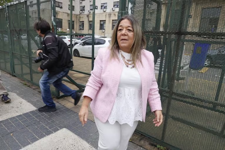 Adriana Monica Nechevenko, a la salida de Comodoro Py.