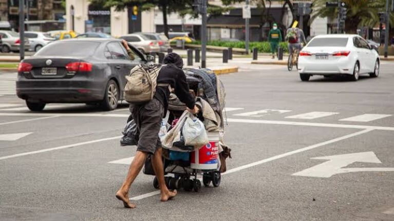 Advierten sobre el deterioro de la clase media: deudas, salarios atrasados y menos comida