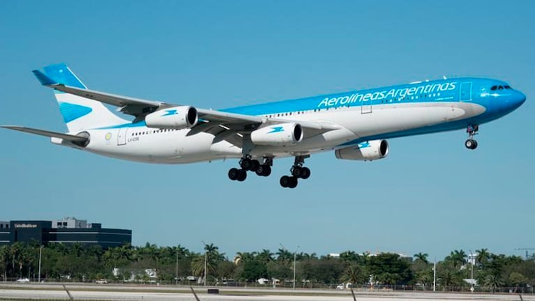 Aerolíneas Argentinas hará revisar motores de aviones.