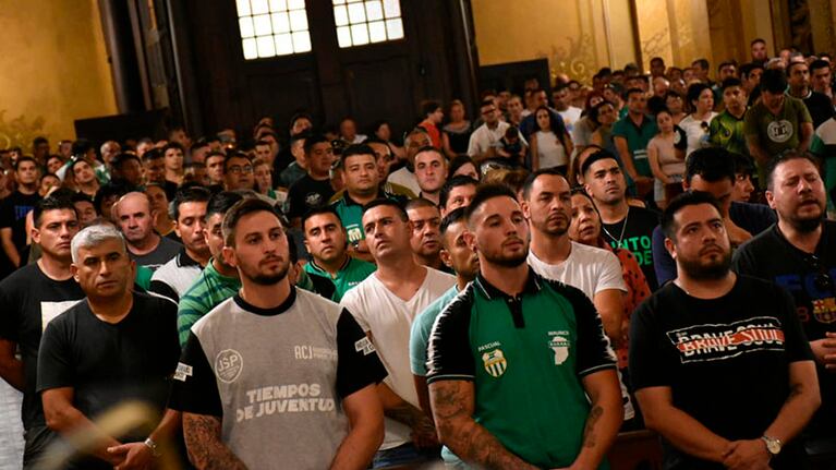 Afiliados, afiliadas y público en general se acercaron a la ceremonia.
