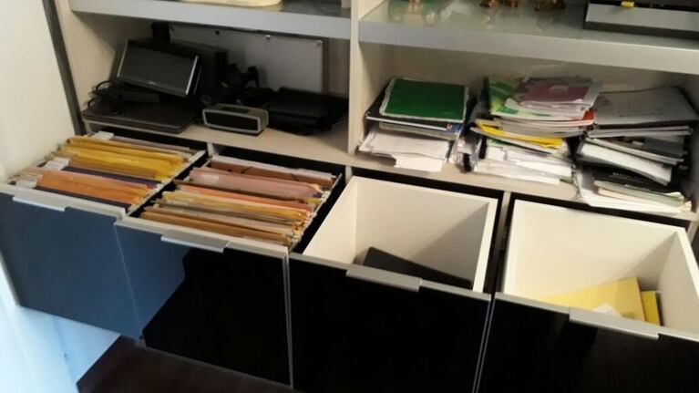 AFIP difundió las imágenes de los documentos secuestrados.