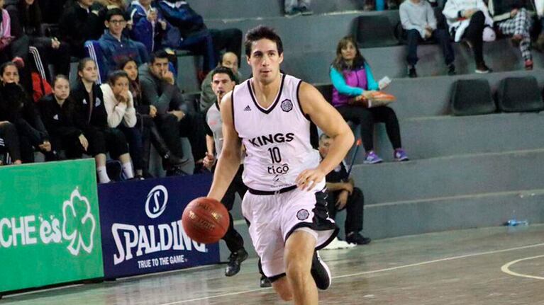 Afortunadamente, solo hubo que lamentar la herida de un basquetbolista en un suceso que pudo ser trágico.