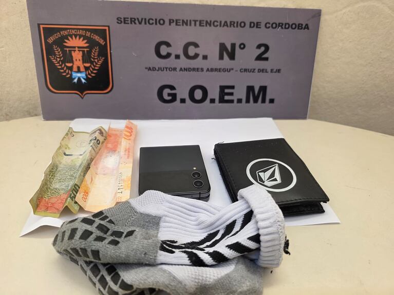 Agente penitenciario detenido.