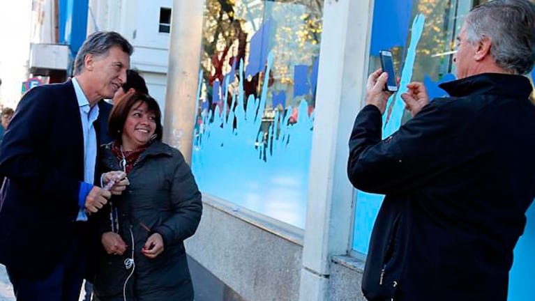 Aguad y Macri impulan el recambio de celulares para los argentinos.
