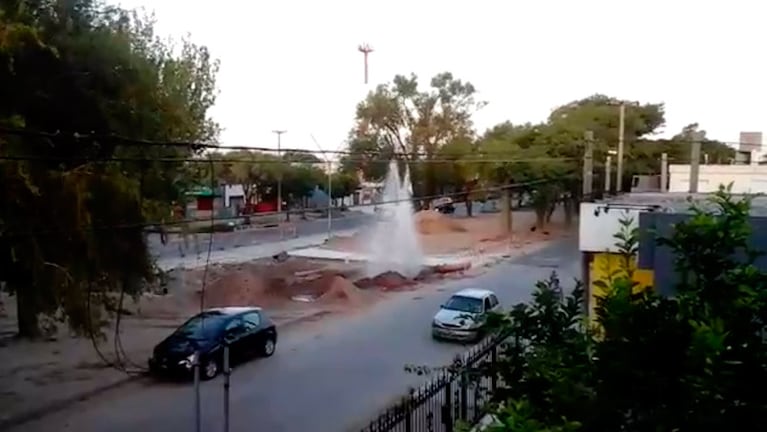 "¿Aguas danzantes?", se preguntó uno de los vecinos que envió videos.