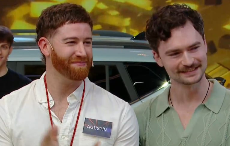 Agustín junto a John, su "vínculo especial".