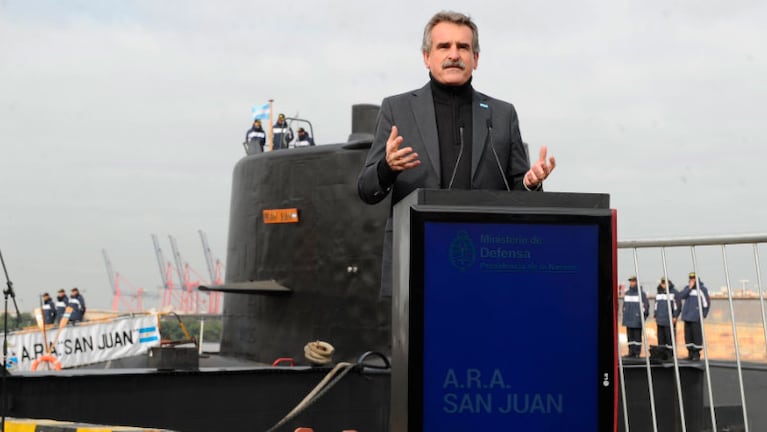 Agustín Rossi, ex ministro de Defensa, al presentar el ARA San Juan ya reparado en 2014.