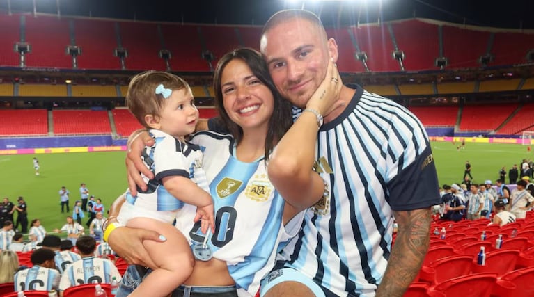 Ailén Cova y su beba están acompañando a Mac Allister en el Mundial 2026.