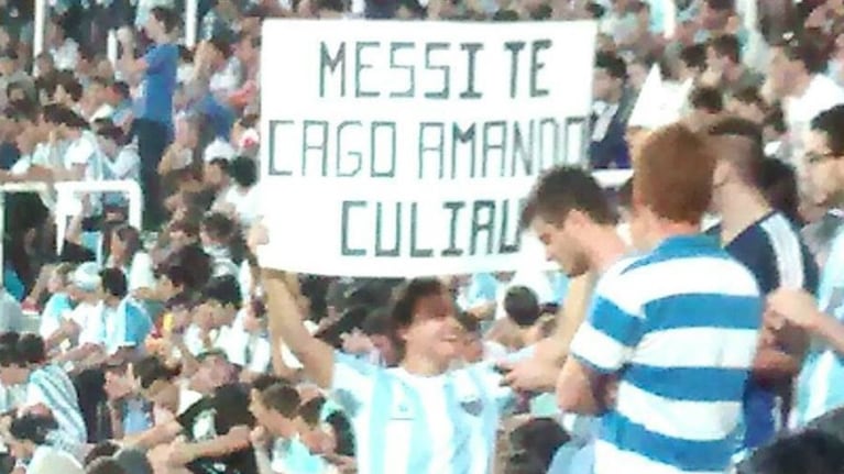 Al cartel, le sale la tonada donde se lo mire.