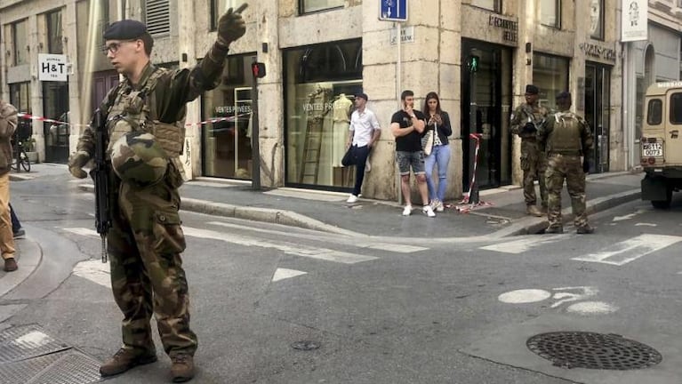 Al menos 13 heridos por la explosión de una bomba en el centro de Lyon