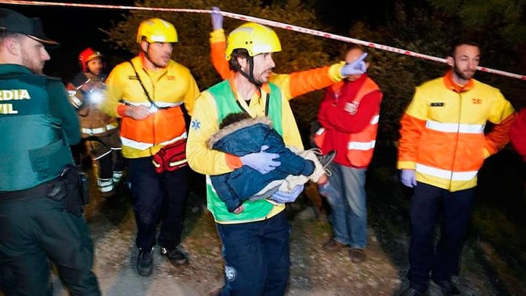 Al menos un muerto y un centenar de heridos tras chocar dos trenes en Barcelona