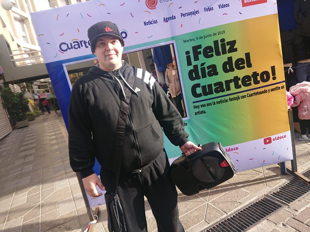 Al ritmo del tunga-tunga cantaron en la peatonal de Córdoba.