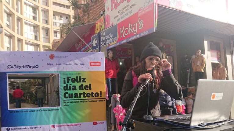 Al ritmo del tunga-tunga cantaron en la peatonal de Córdoba.