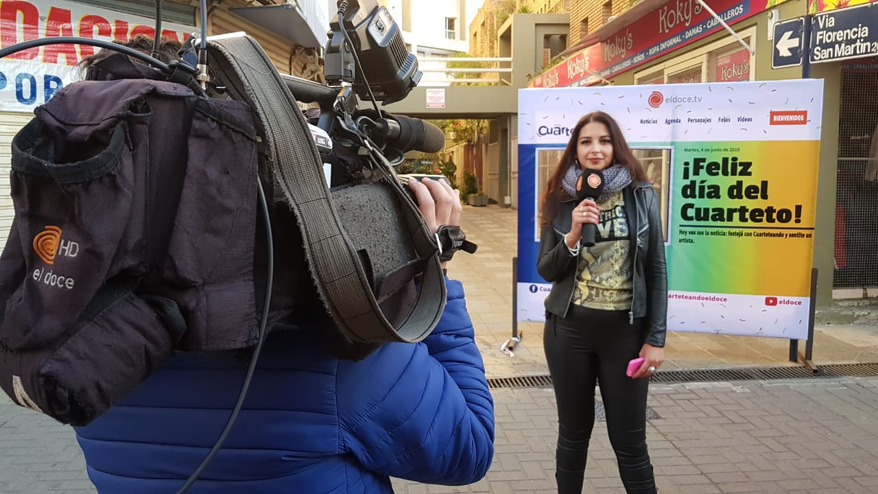 Al ritmo del tunga-tunga cantaron en la peatonal de Córdoba.