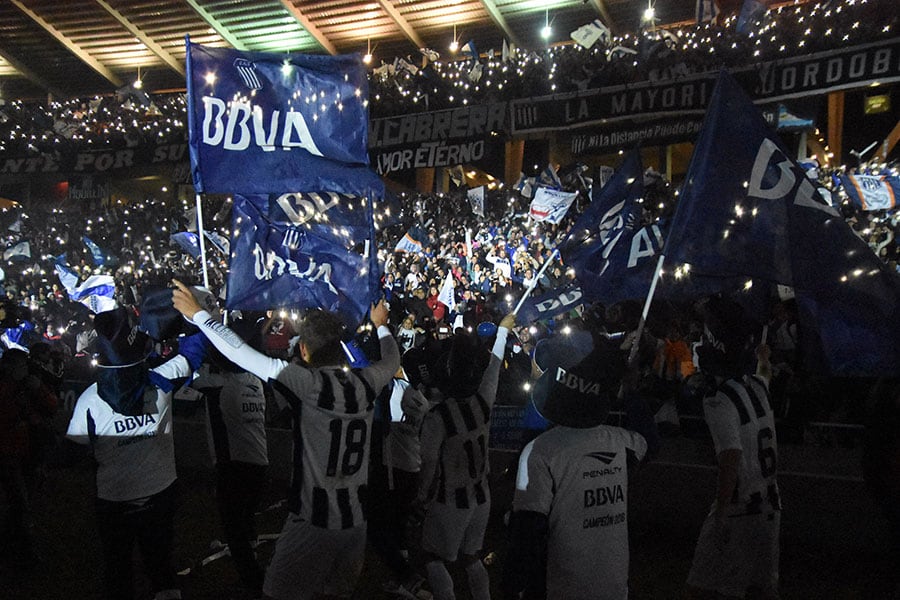 Al terminar el partido ante Brown, todo fue una fiesta. Foto: Lucio Casalla / ElDoce.tv