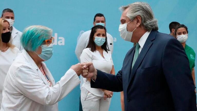 Alberto Fernández anunció un bono para trabajadores de salud por tres meses