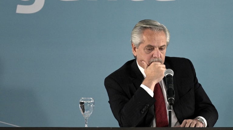 Alberto Fernández durante una conferencia cuando era Presidente. (Foto:  AFP/Juan Mabromata).