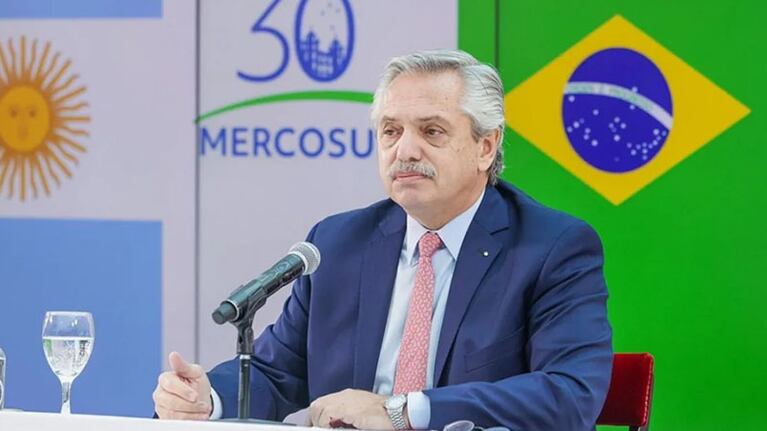 Alberto Fernández en Luque, Paraguay.