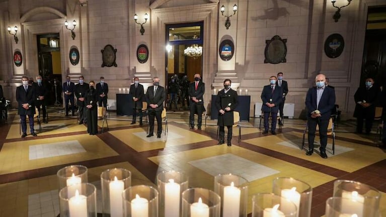 Alberto Fernández encabezó el homenaje a los fallecidos por el coronavirus en Argentina