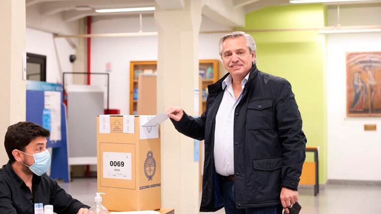 Alberto Fernández: "Lo más importante es que el pueblo se exprese y a la noche escucharemos"