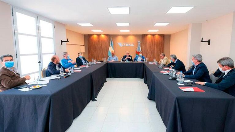 Alberto Fernández se reunió con gobernadores peronistas: qué les prometió para revertir la derrota electoral