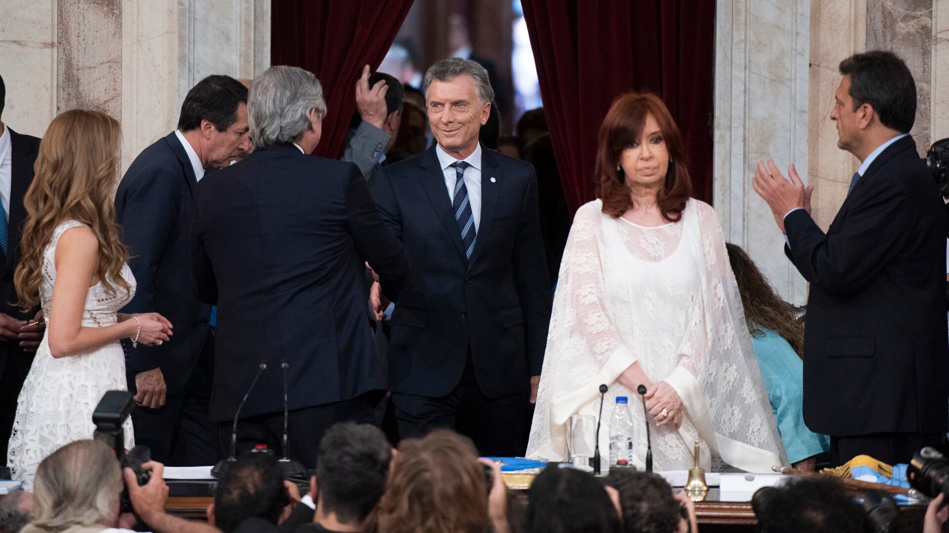 Alberto Fernández y Cristina Kirchner asumieron la conducción del país.