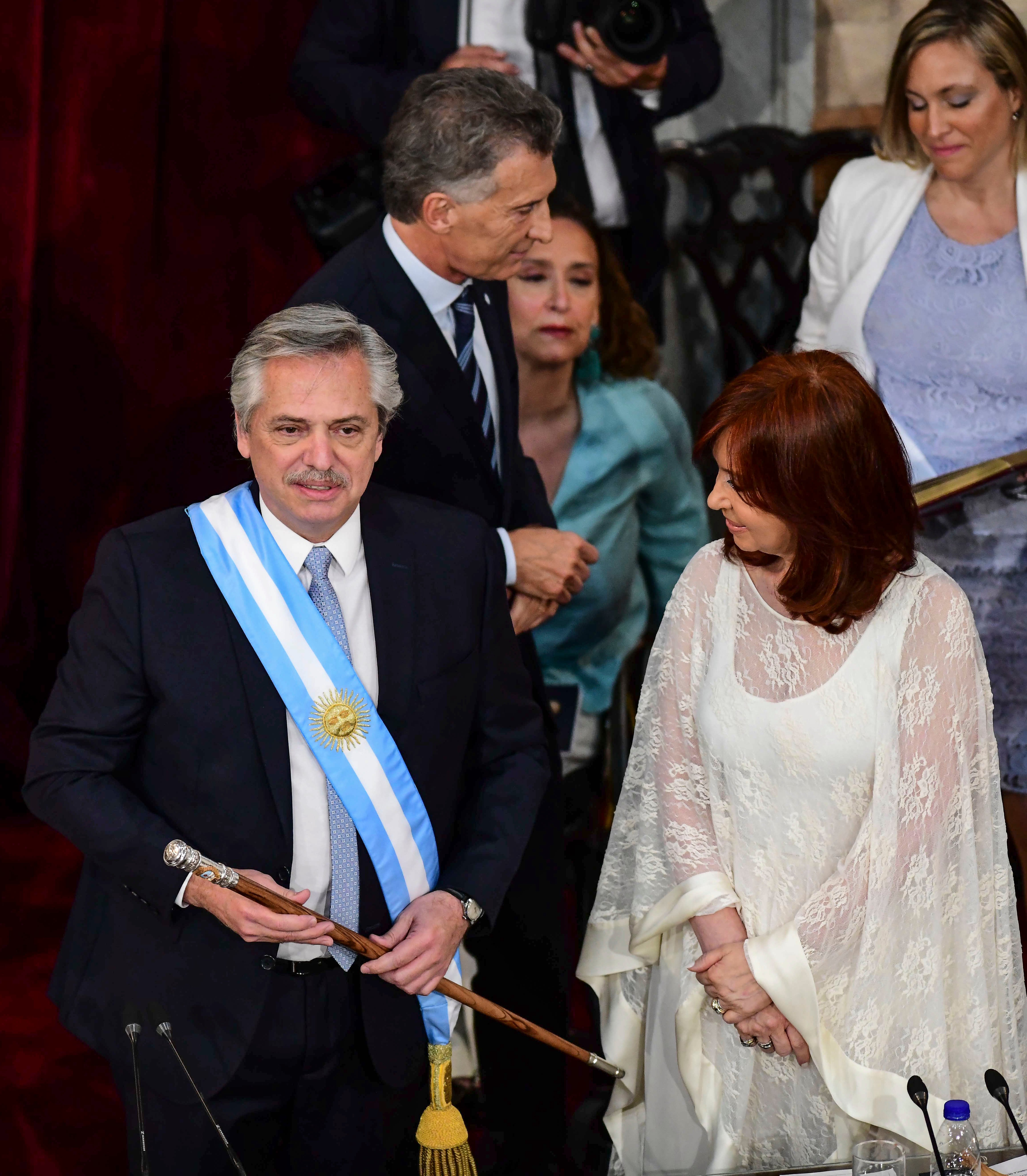 Alberto Fernández y Cristina Kirchner asumieron la conducción del país.