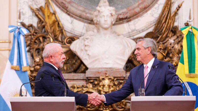 Alberto Fernández y Lula Da Silva preparan el lanzamiento de una moneda común.