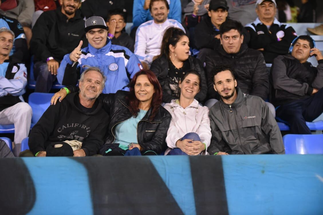 Alegría Pirata: el Celeste goleó y sueña con quedarse en Primera. / Foto: Lucio Casalla ElDoce.tv