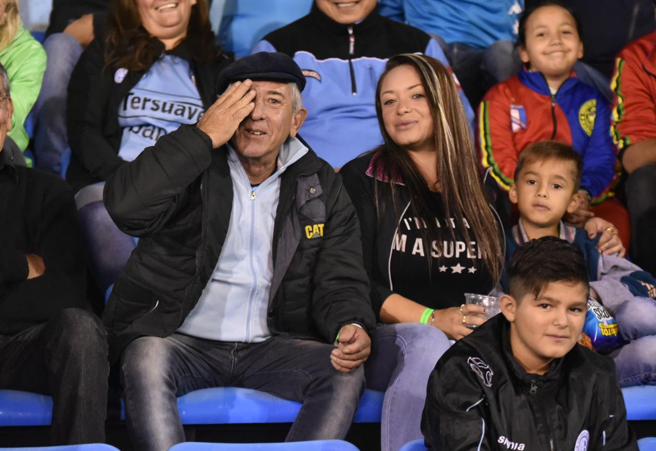 Alegría Pirata: el Celeste goleó y sueña con quedarse en Primera. / Foto: Lucio Casalla ElDoce.tv