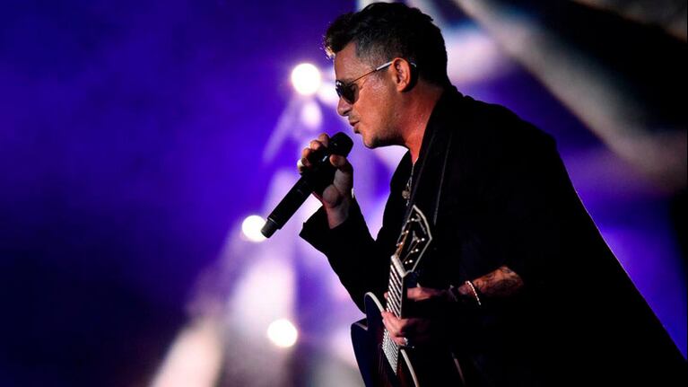 Alejandro Sanz en el Festival de Peña de Villa María en 2018.