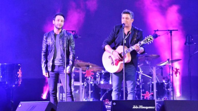 Alejandro Sanz invitó a cantar a Luciano Pereyra y después recibió a Pampita.