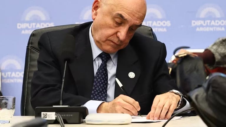 Alejandro Vilches expresó que "desde hoy" ya no forma parte del Gobierno.