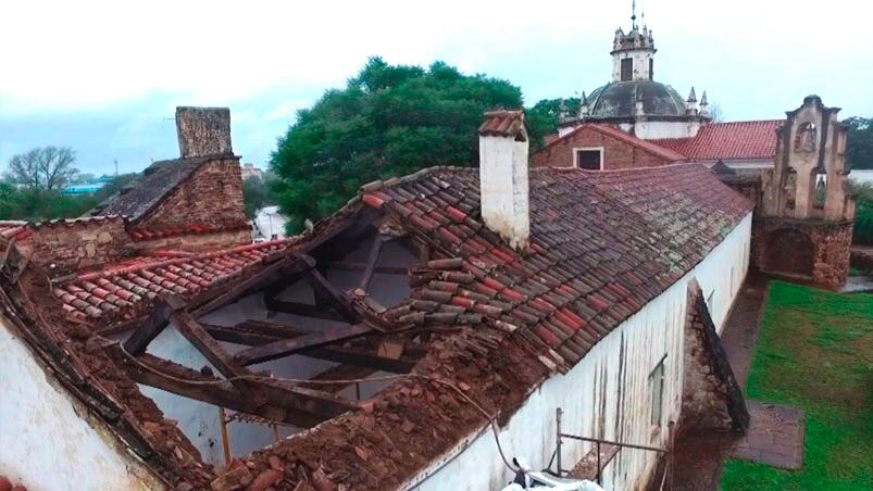 Alerta por las condiciones estructurales de este edificio histórico. / FOTO: ElDoce.tv